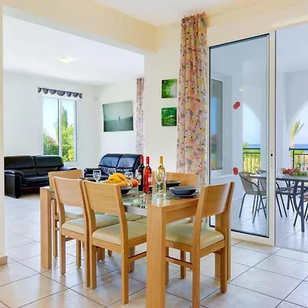 Villa Latchi Beachfront Neo Chorio