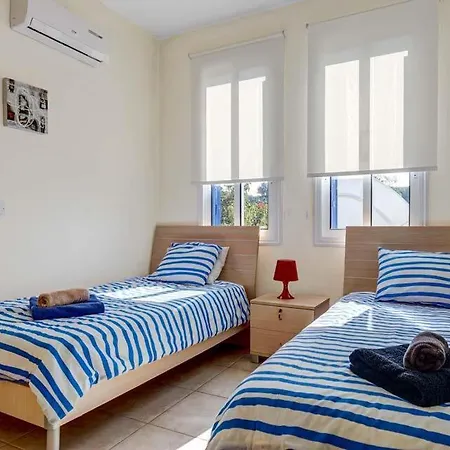 Villa Latchi Beachfront Neo Chorio
